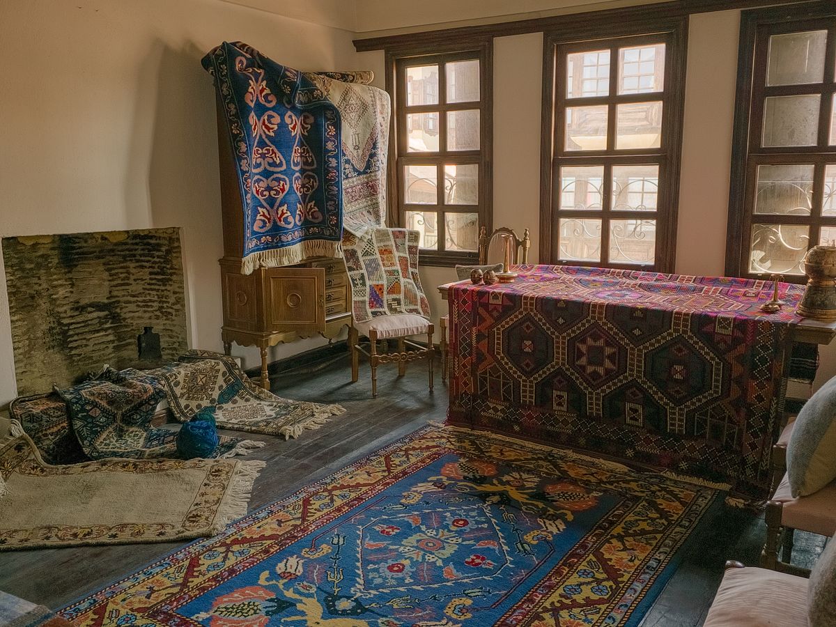 Klasik iç mekânda halı kullanımı